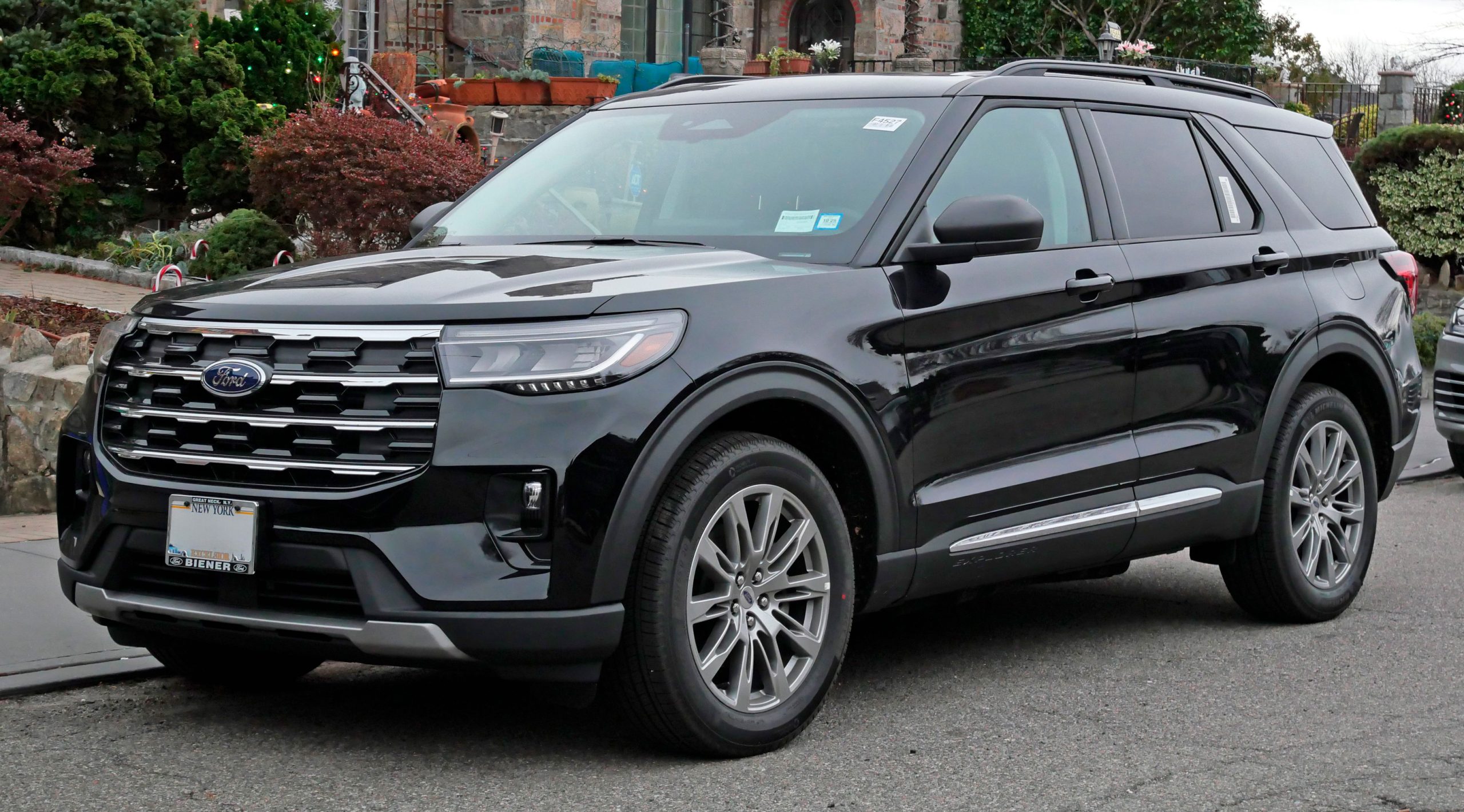 2025 Ford Explorer front view representing top-selling midsize SUV