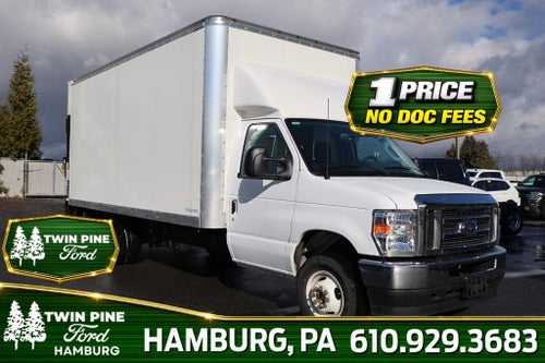 2025 Ford E-450SD Base
