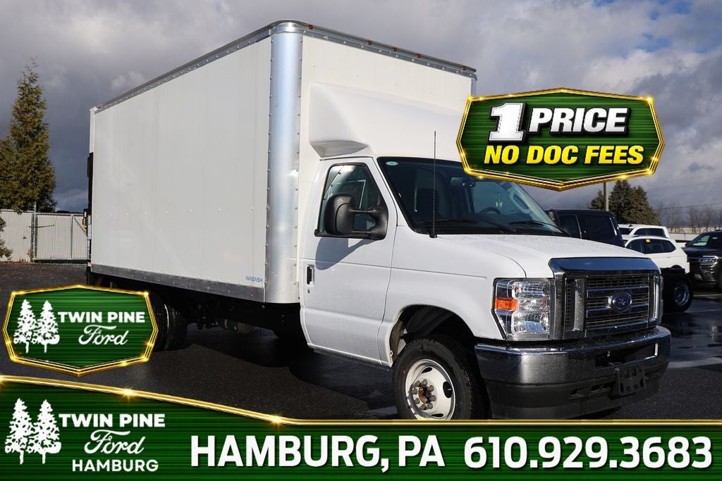 2025 Ford E-450SD Base