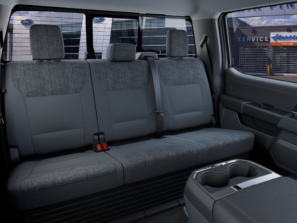 2027 Ford Super Duty F-350 XLT