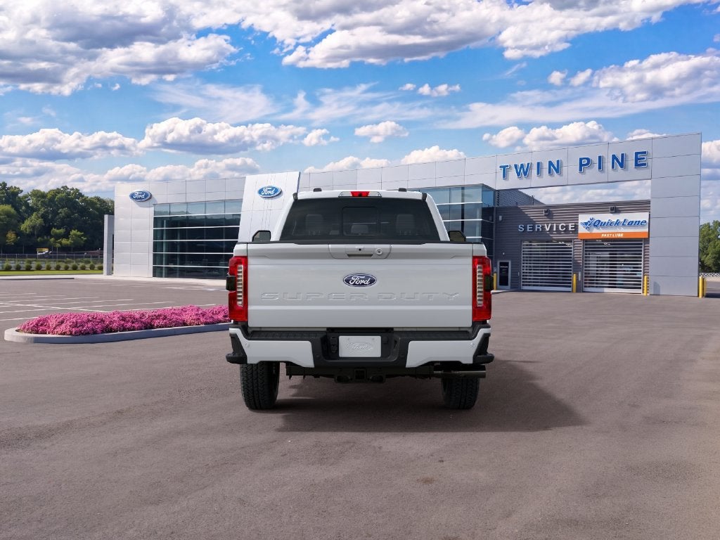 2027 Ford Super Duty F-350 XLT