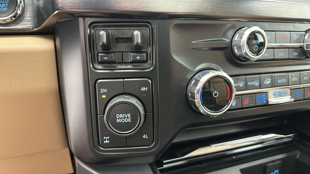 2026 Ford Super Duty F-350 Lariat