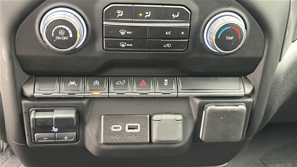 2024 Chevrolet Silverado 1500 Custom