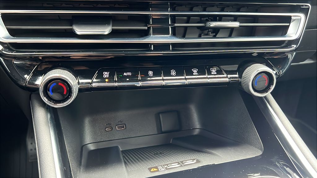 2025 Chevrolet Traverse LT 2LT