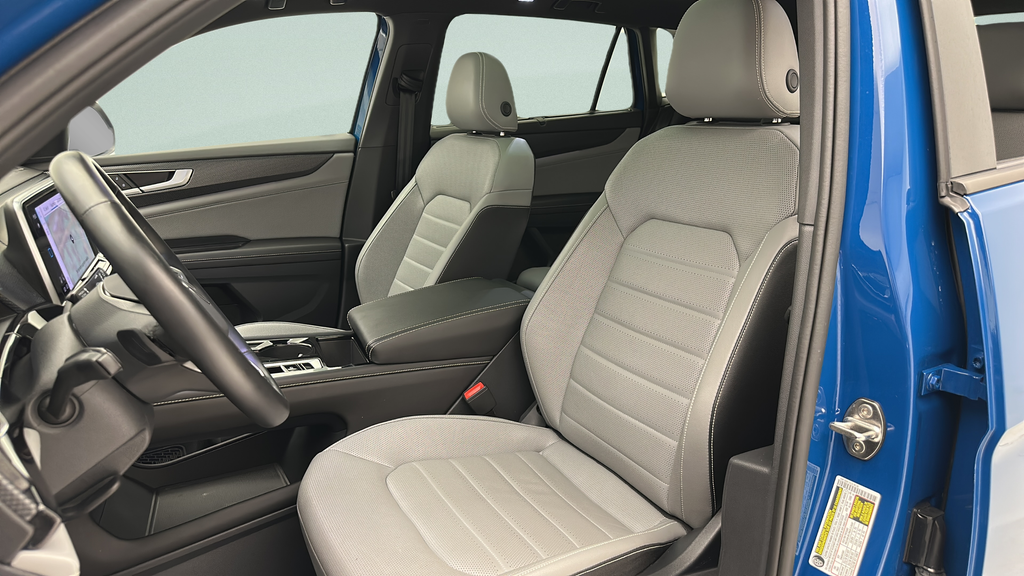2025 Volkswagen Atlas Cross Sport 2.0T SEL R-Line Black