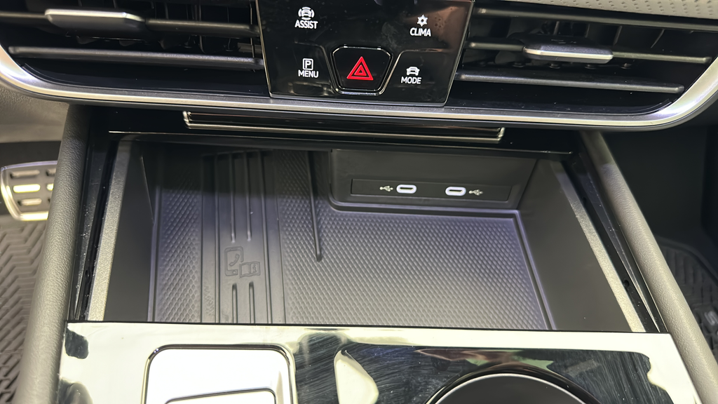 2025 Volkswagen Atlas Cross Sport 2.0T SEL R-Line Black
