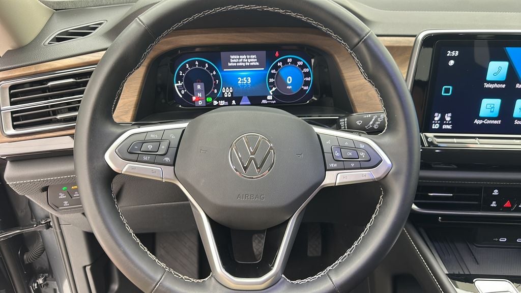 2025 Volkswagen Atlas 2.0T SE w/Technology