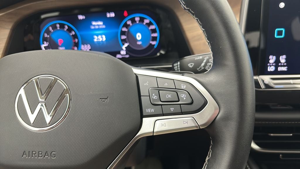 2025 Volkswagen Atlas 2.0T SE w/Technology