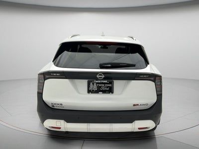 2025 Nissan Kicks SR