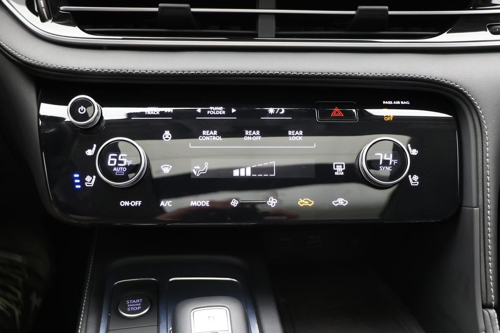 2023 INFINITI QX60 LUXE