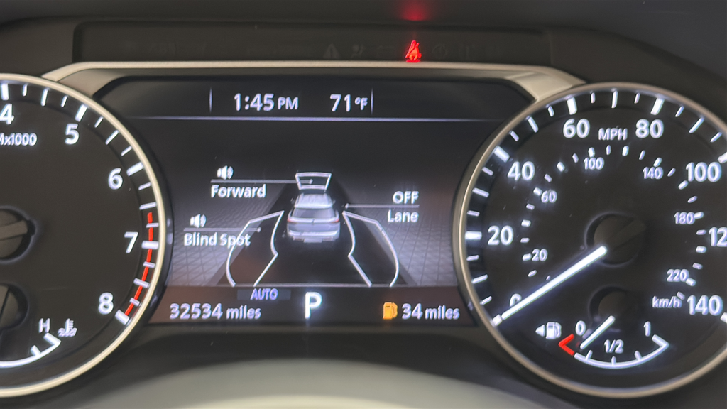 2024 Nissan Pathfinder SV