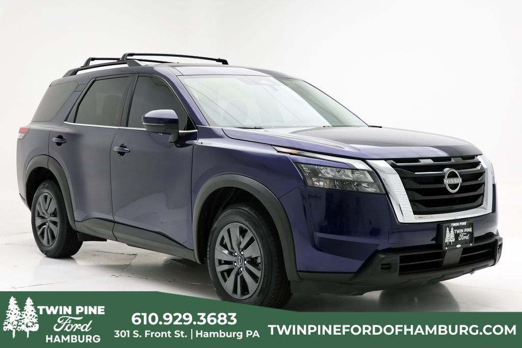 2023 Nissan Pathfinder SV