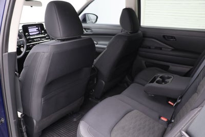 2023 Nissan Pathfinder SV