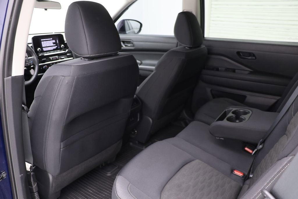 2023 Nissan Pathfinder SV