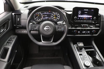 2023 Nissan Pathfinder SV