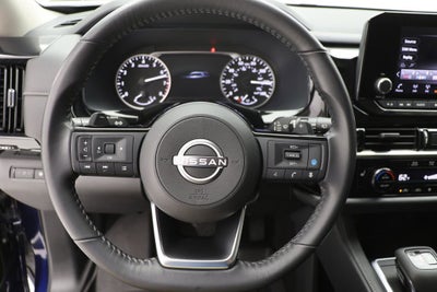2023 Nissan Pathfinder SV