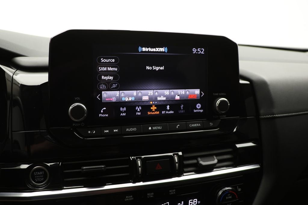 2023 Nissan Pathfinder SV