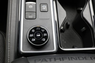 2023 Nissan Pathfinder SV