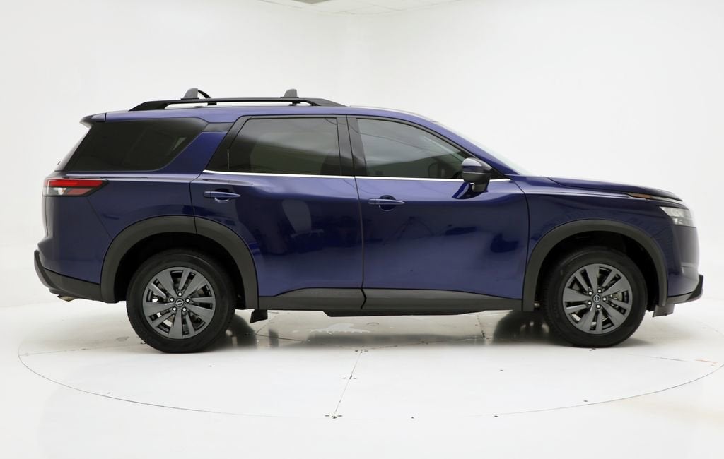 2023 Nissan Pathfinder SV