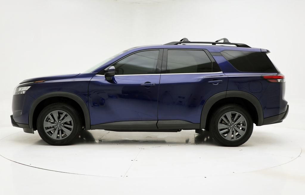2023 Nissan Pathfinder SV