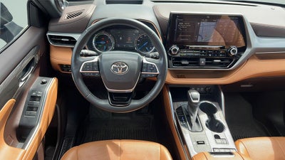 2022 Toyota Highlander Hybrid Platinum