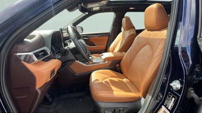 2022 Toyota Highlander Hybrid Platinum