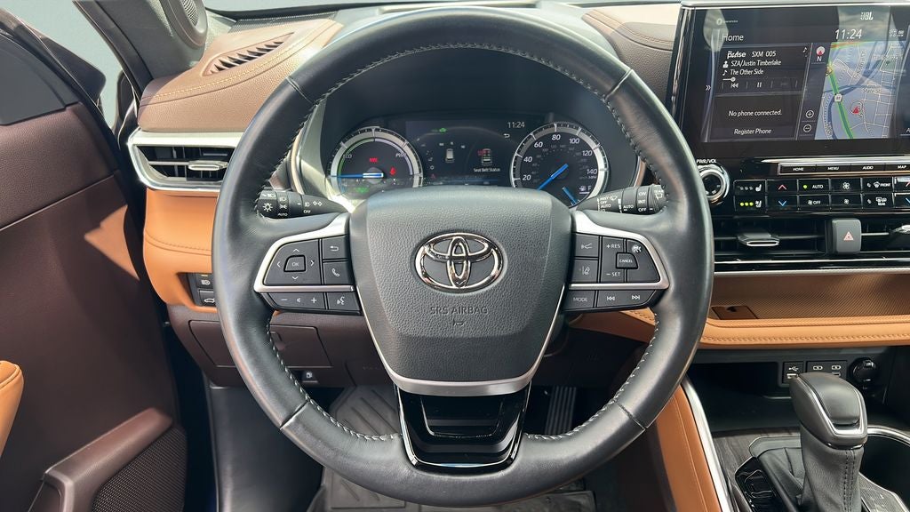 2022 Toyota Highlander Hybrid Platinum