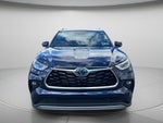 2022 Toyota Highlander Hybrid Platinum