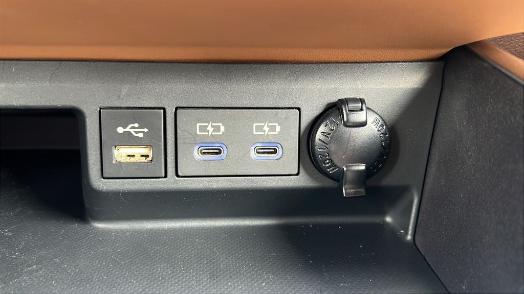 2022 Toyota Highlander Hybrid Platinum