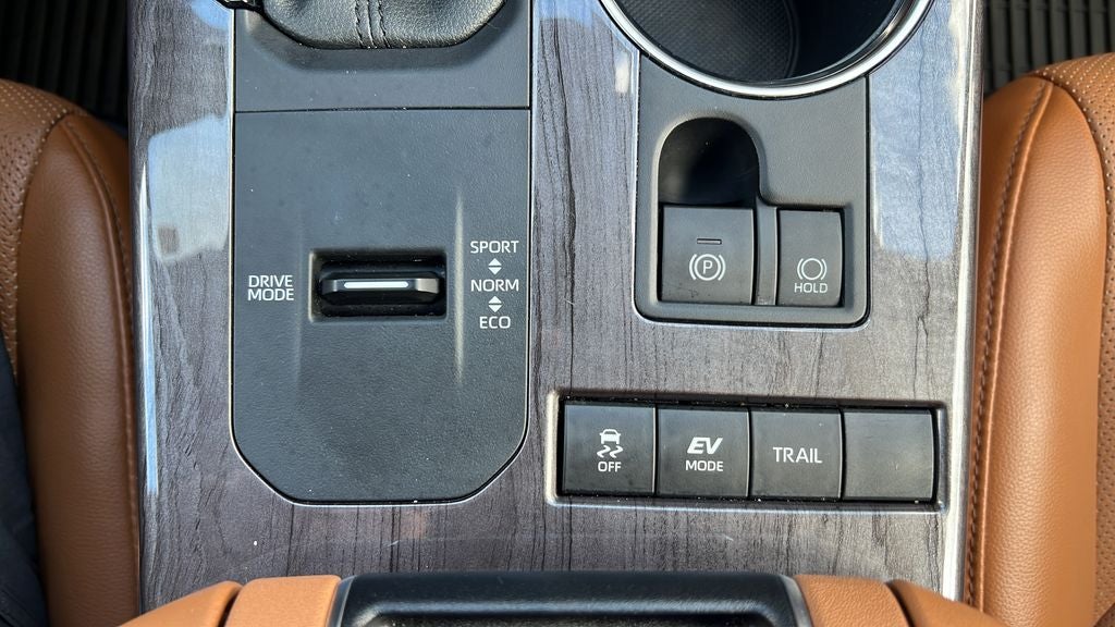 2022 Toyota Highlander Hybrid Platinum