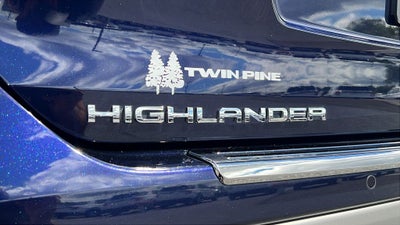 2022 Toyota Highlander Hybrid Platinum