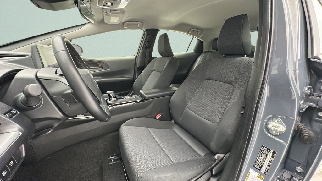 2025 Toyota Prius LE