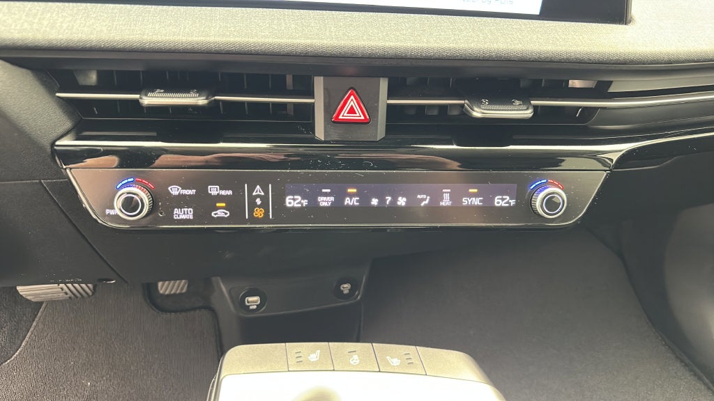 2024 Kia EV6 Light