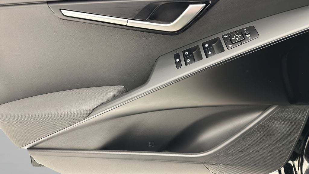2025 Kia Niro LX