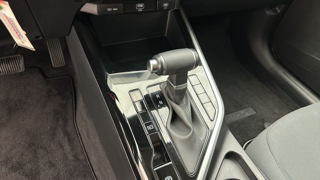 2025 Kia Niro LX