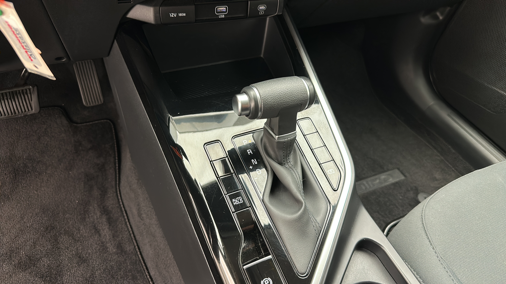 2025 Kia Niro LX
