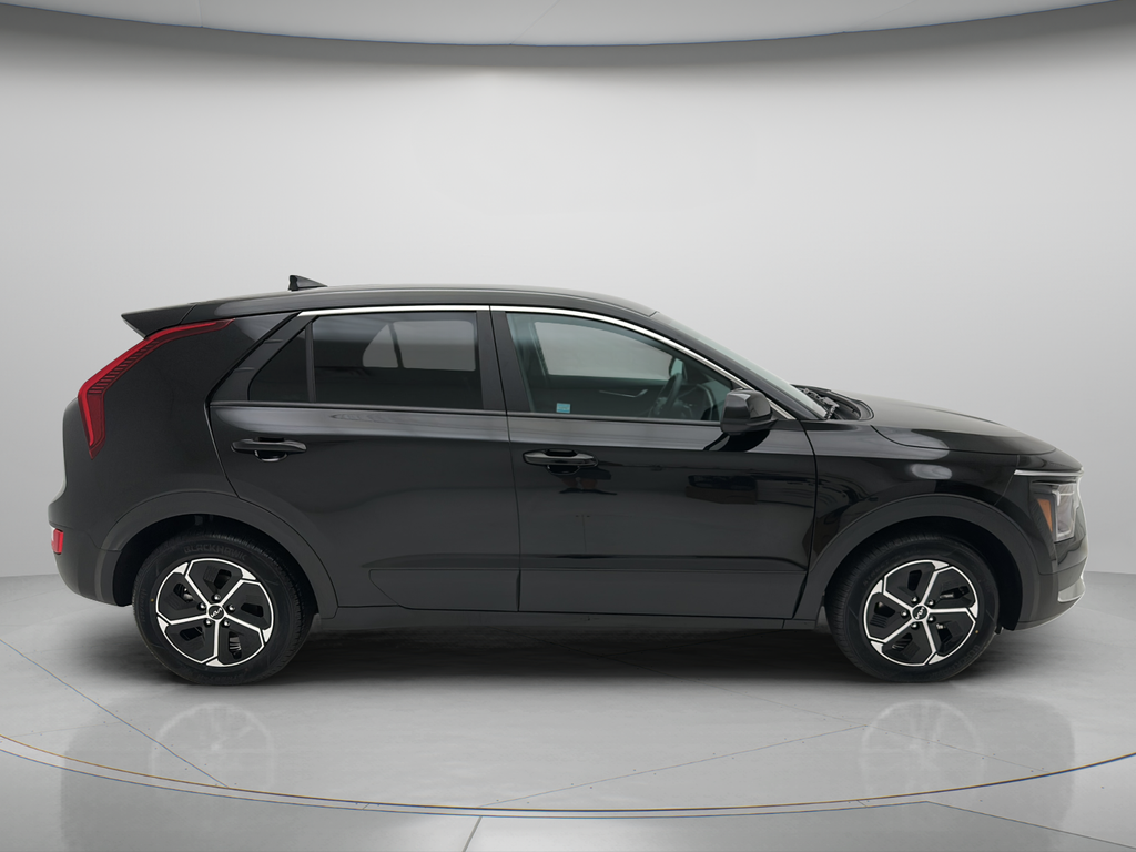 2025 Kia Niro LX