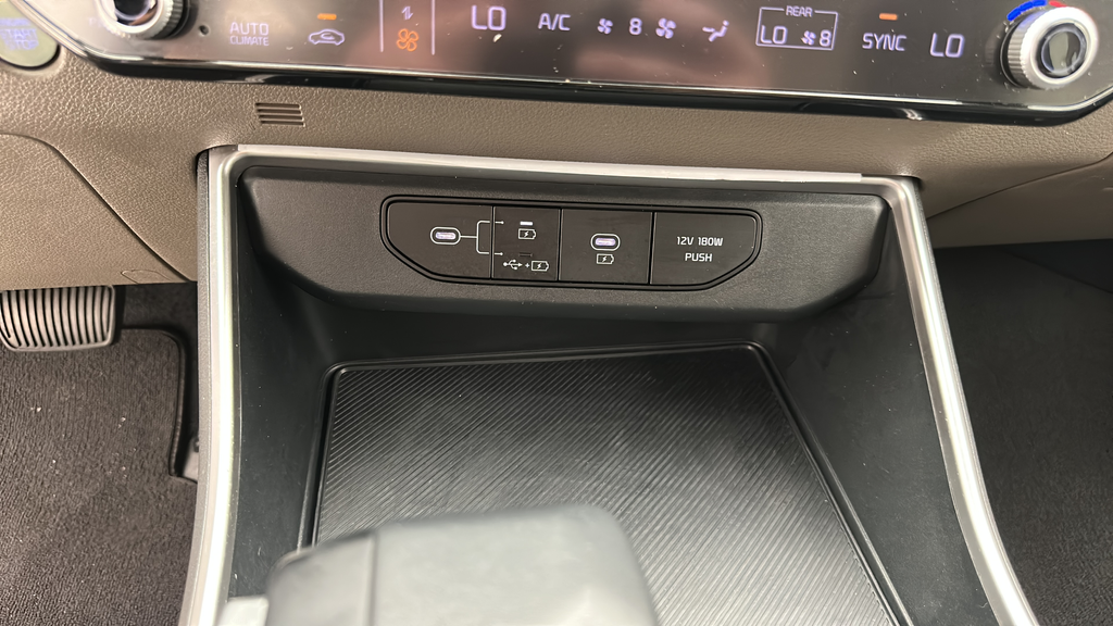 2025 Kia Carnival LXS