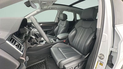 2024 Audi Q5 45 S line Premium quattro