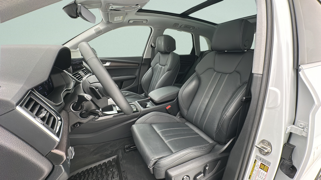 2024 Audi Q5 45 S line Premium quattro