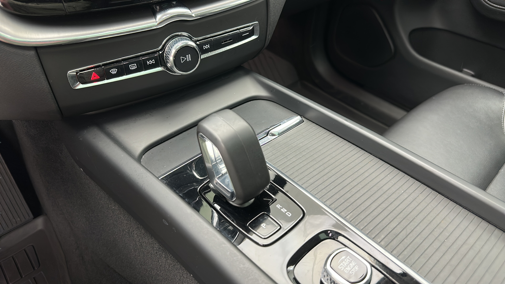 2023 Volvo XC60 B5 Core