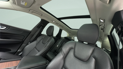 2023 Volvo XC60 B5 Plus Dark Theme