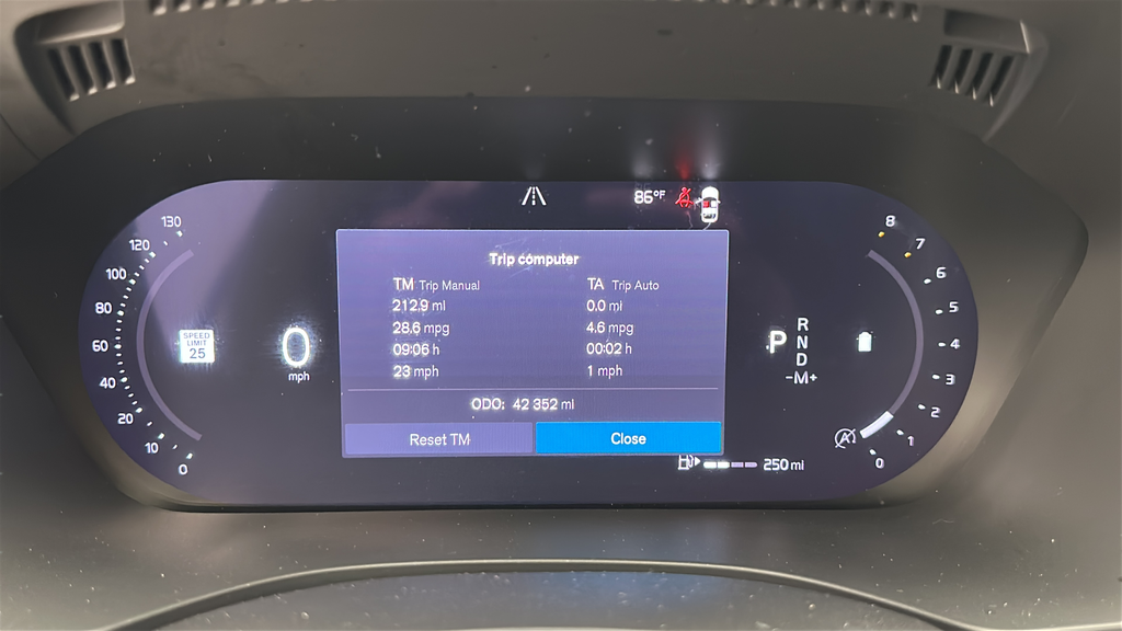 2023 Volvo XC60 B5 Plus Dark Theme