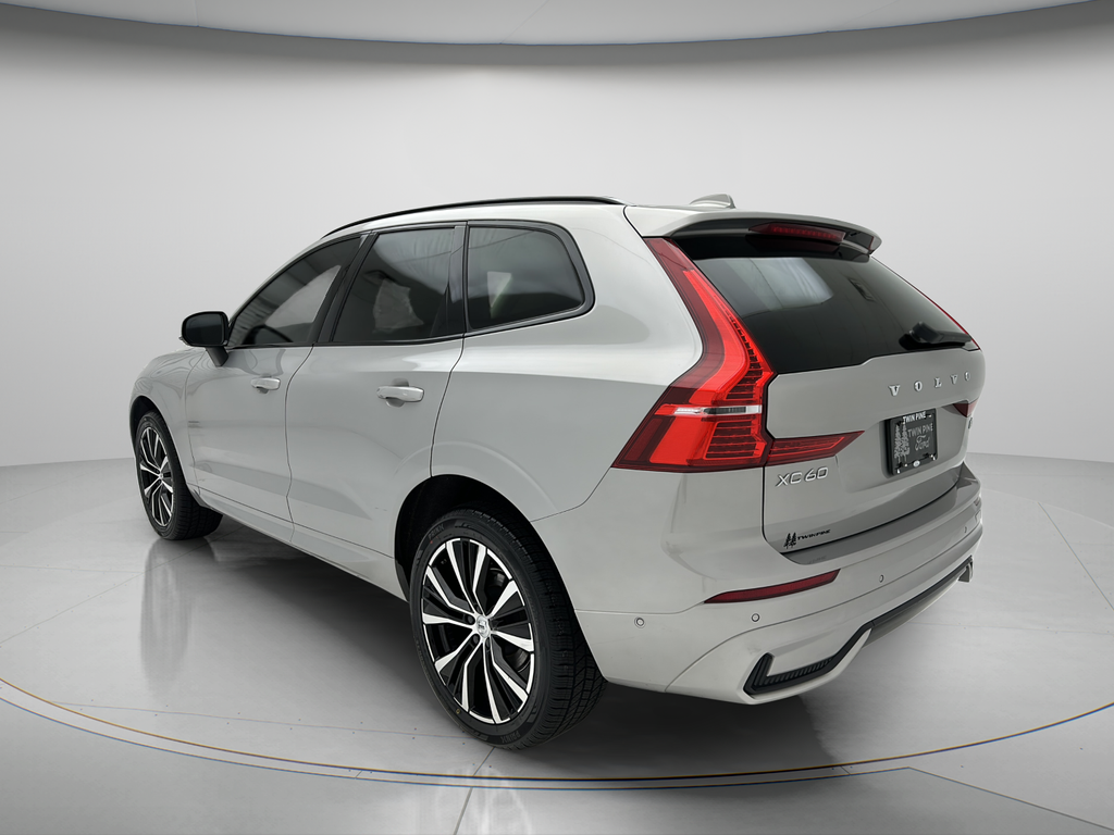 2023 Volvo XC60 B5 Plus Dark Theme