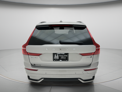 2023 Volvo XC60 B5 Plus Dark Theme