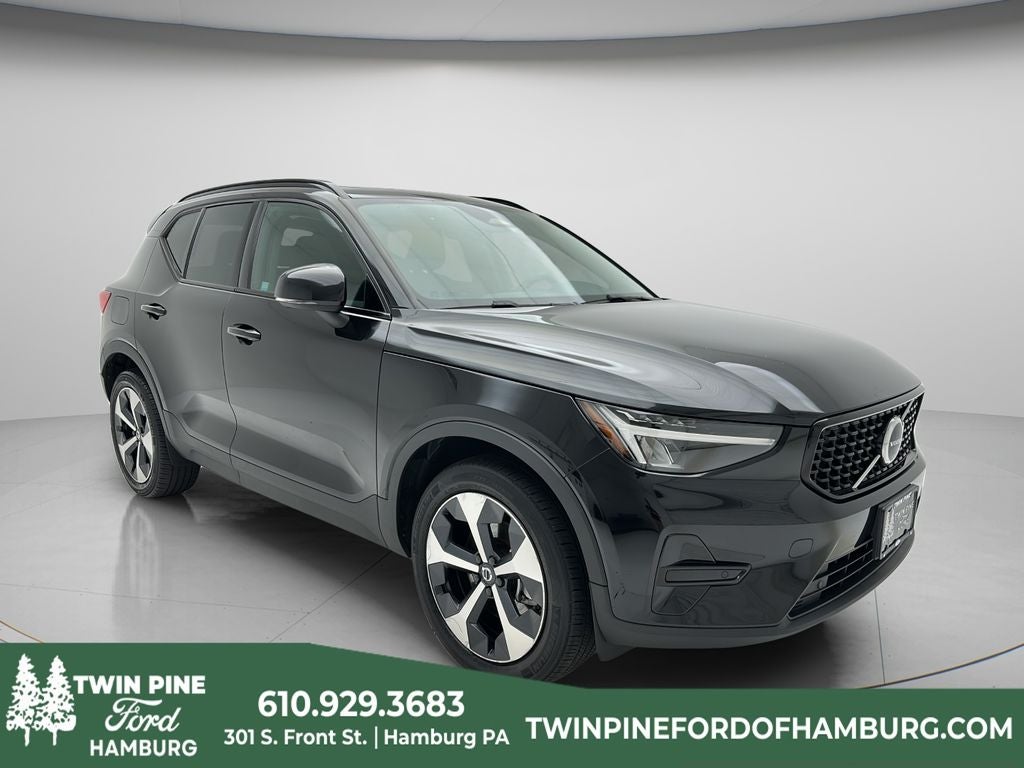 2024 Volvo XC40 B5 Core