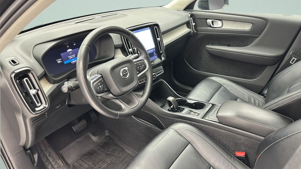 2024 Volvo XC40 B5 Core