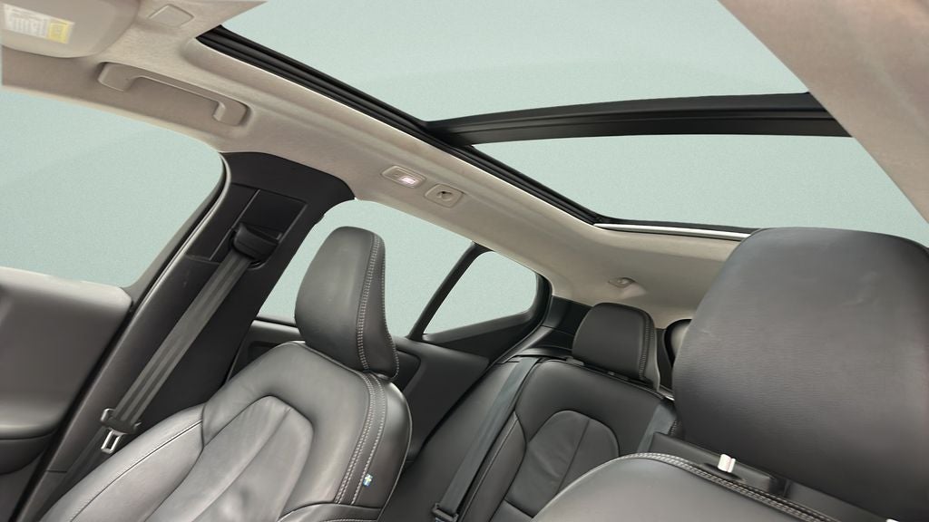 2024 Volvo XC40 B5 Core