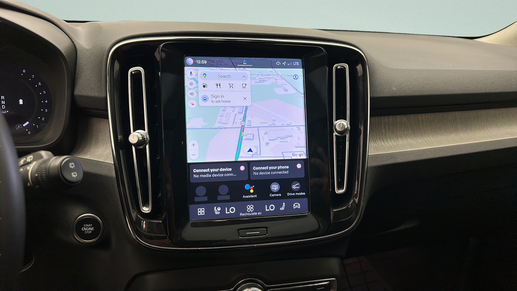 2024 Volvo XC40 B5 Core