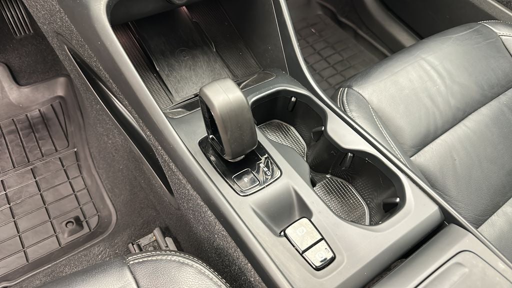 2024 Volvo XC40 B5 Core